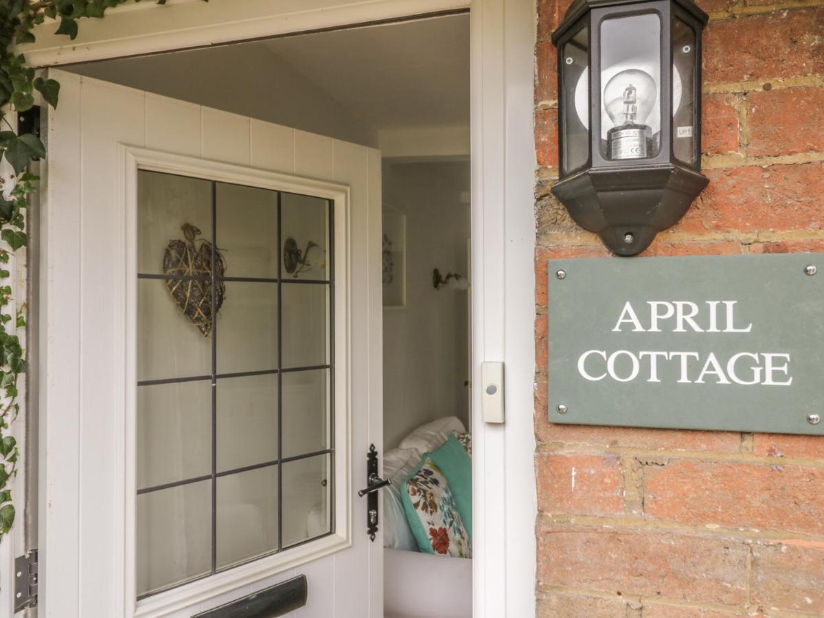 April Cottage Broadway  Kültér fotó